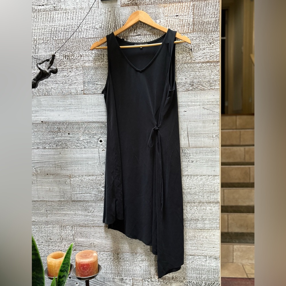 3/$30 | Matty M | Asymmetrical V-Neck Sleeveless Dress - M, Dark Gray